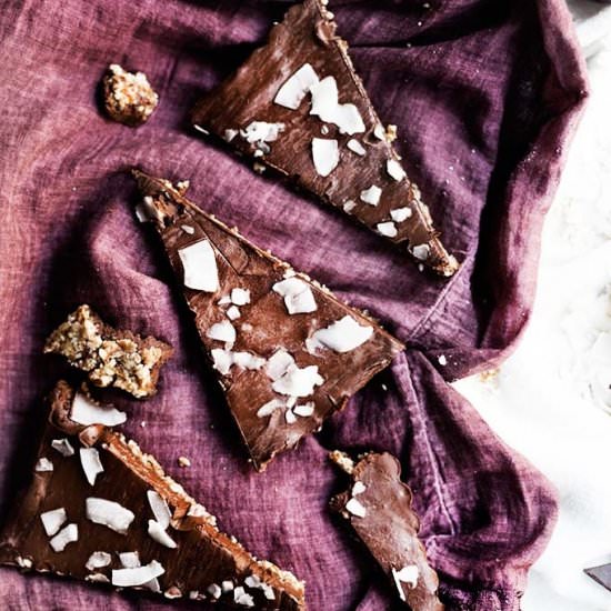 Raw Chocolate & Coconut Pie - Recipe photo by snapsfotografia