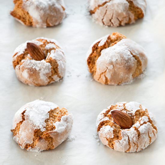 Amaretti – Chewy Almond Cookies - Recipe photo by ItalianRecipeBook