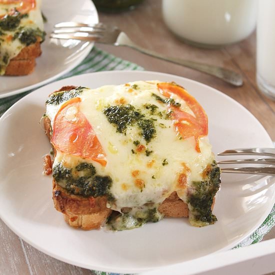 Meatless Croque Monsieur with Pesto - Recipe photo by culinaryflavors