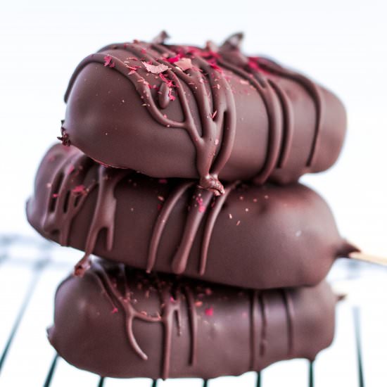 Raw Vegan Chocolate Protein Pops - Recipe photo by rezelkealoha