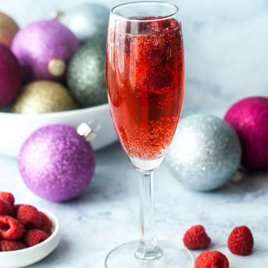Low Carb Holiday Raspberry Mimosa - Recipe photo by MyLifeCookbook