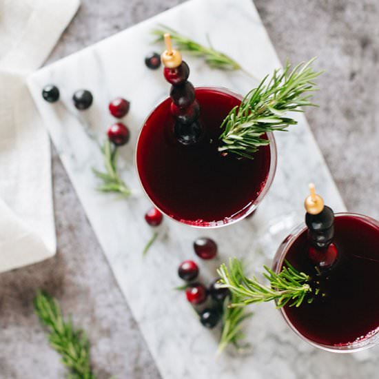 a festive amaro manhattan cocktail - Recipe photo by jojotastic