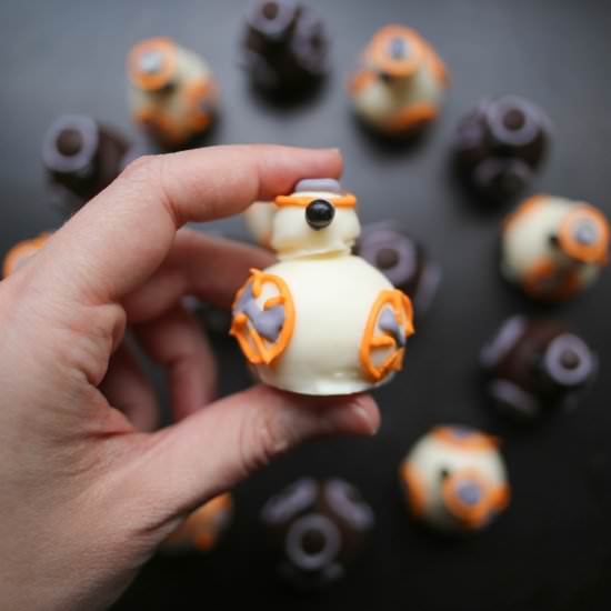 BB-8 and BB-9E Chocolate Truffles - Recipe photo by sugarednerd