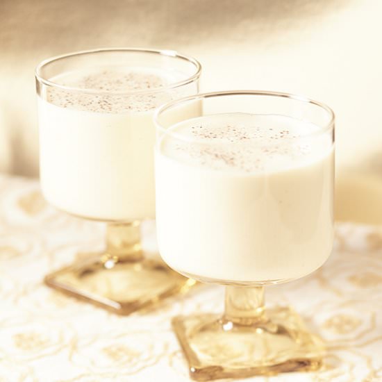 Homemade Aged Eggnog - Recipe photo by Photoappetite