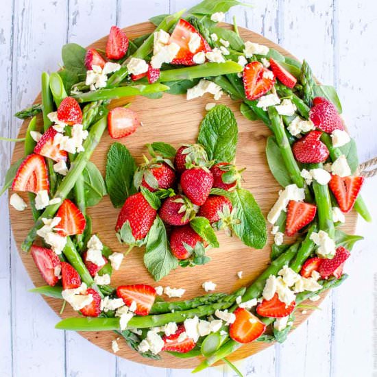 Easy Christmas Wreath Salad - Recipe photo by My Kids Lick The Bowl