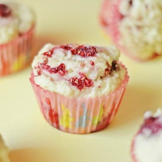 Vegan Rasperry Muffins - Recipe photo by sweettoothraf