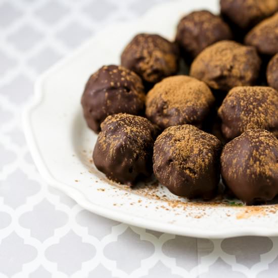 Dark Chocolate Rum Truffles - Recipe photo by sidewalkshoes