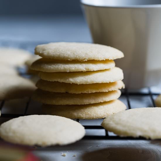 Low carb Whipped Shortbread - Recipe photo by foodfaithfitness