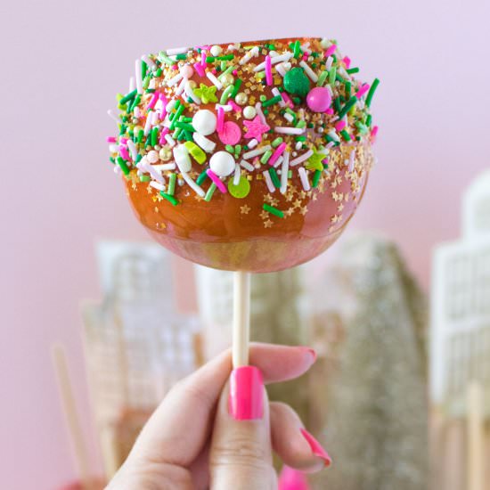 Christmas Candy Apples - Recipe photo by clubcrafted