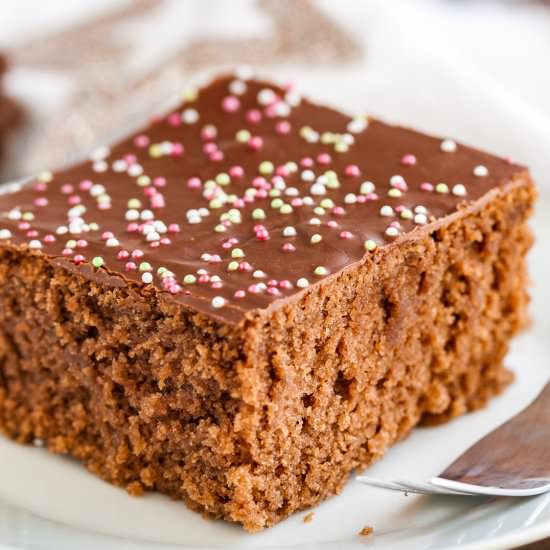 Easy Spice Cake Recipe - Recipe photo by platedcravings