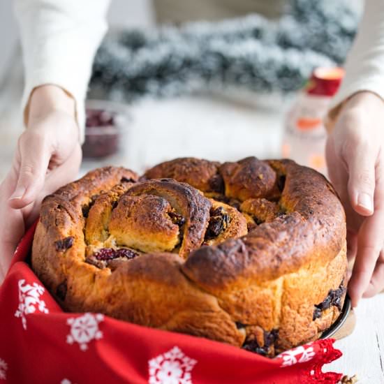 Cinnamon Christmas Bread Roll - Recipe photo by daniscookings