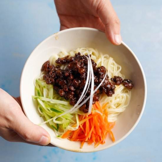 Zha Jiang Mian—Minced Pork Noodles - Recipe photo by elaineluo