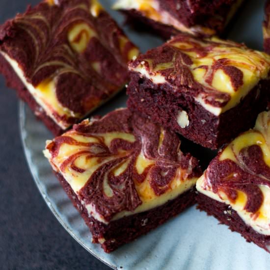 Red Velvet Cheesecake Swirl Brownie - Recipe photo by shintasimon