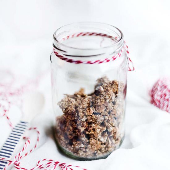 Homemade Cinnamon & Walnut Granola - Recipe photo by snapsfotografia