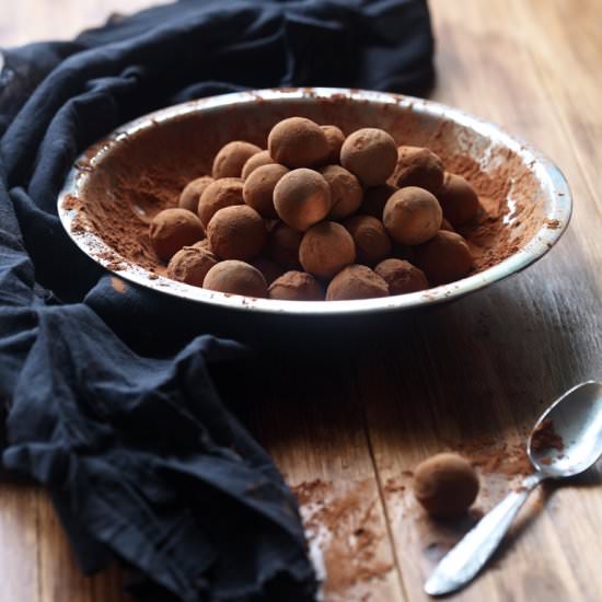 Vegan Chocolate Truffles - Recipe photo by Miuda