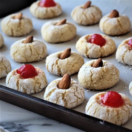 Chewy Amaretti - Recipe photo by Mangia Bedda
