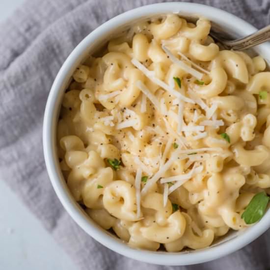 The Best Instant Pot Mac & Cheese - Recipe photo by platingsandpairings