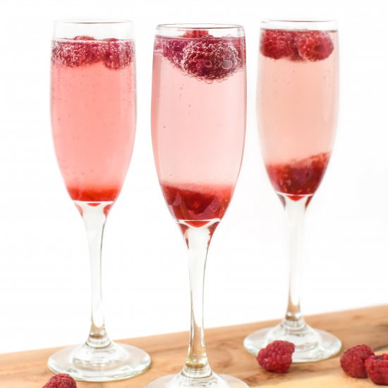 Raspberry Wine Spritzer - Recipe photo by SouthernParm