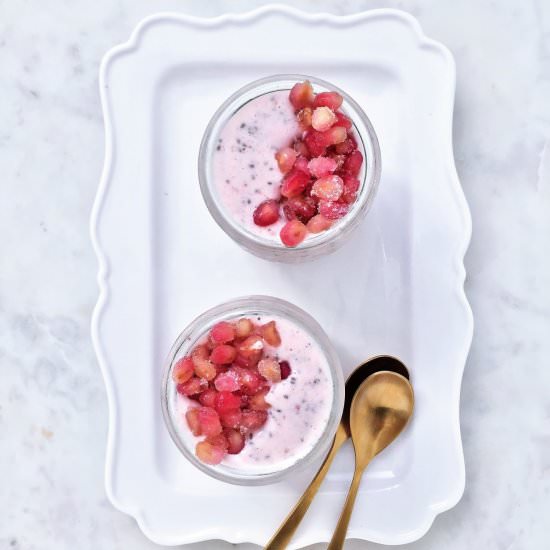 Raspberry pommegranate nicecream - Recipe photo by deandarporcasa