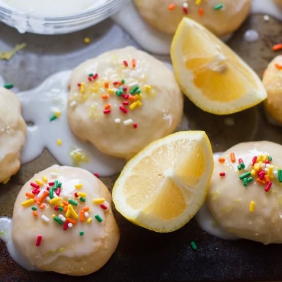 Vegan Lemon Ricotta Cookies - Recipe photo by Connoisseurus Veg