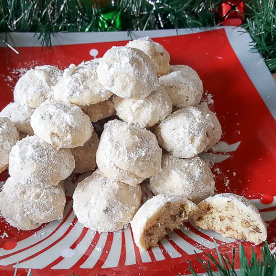 Italian Wedding Cookies - Recipe photo by SweetenedEndeavors
