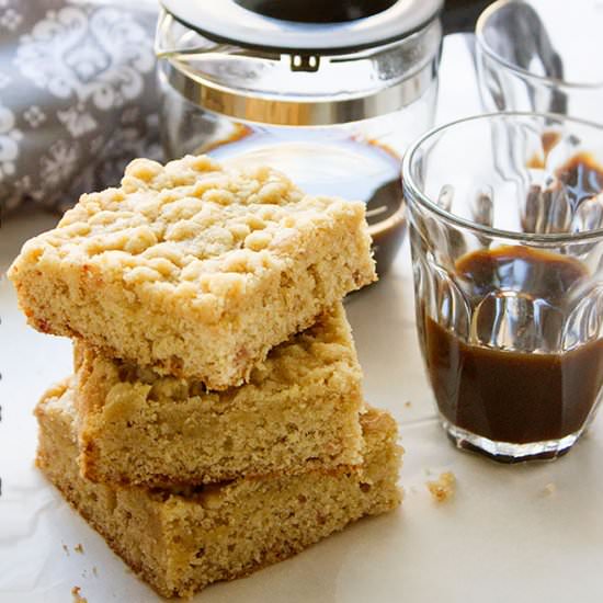 Strawberry Coffee Cake Bars - Recipe photo by MunatyCooking