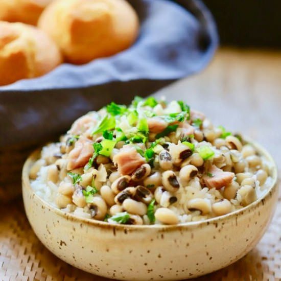Easy Southern Hoppin' John - Recipe photo by Grits and Pinecones