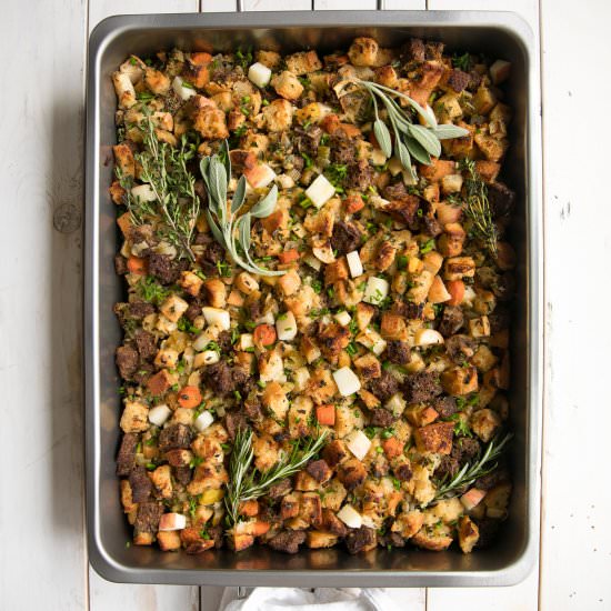 Herbed Apple Pumpernickel Stuffing - Recipe photo by theforkedspoon