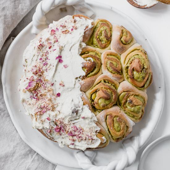 Pistachio Rose and Cardamom Rolls - Recipe photo by rezelkealoha