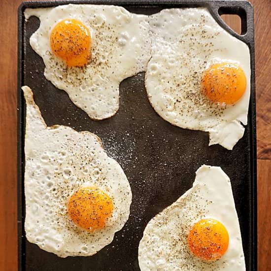 Perfect fried eggs for breakfast - Recipe photo by ScienceChef
