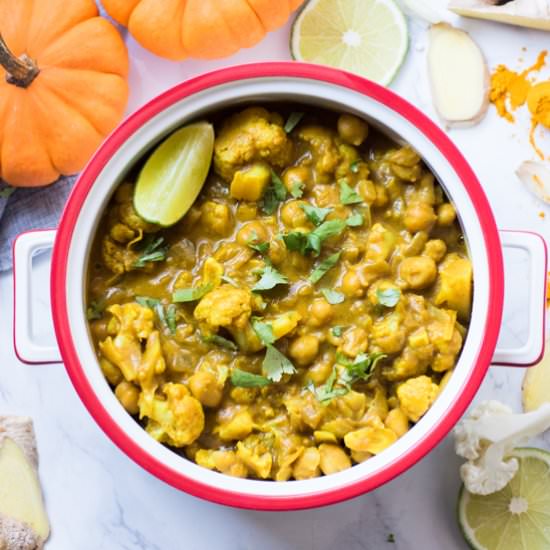 Creamy Pumpkin Cauliflower Curry - Recipe photo by AbrasKitchen