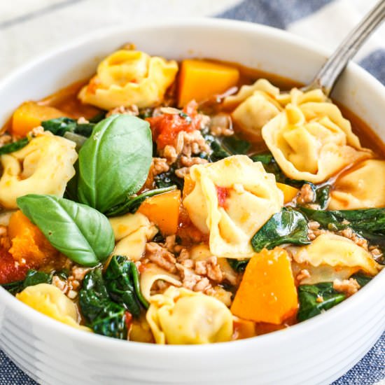 Spinach Tortellini Soup - Recipe photo by platedcravings