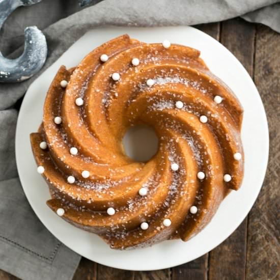 White Chocolate Bundt Cake - Recipe photo by thatskinnychickcanbake