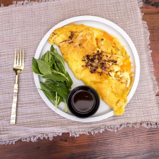 Crispy Vietnamese pancake Bánh Xèo - Recipe photo by Kalemaryblog