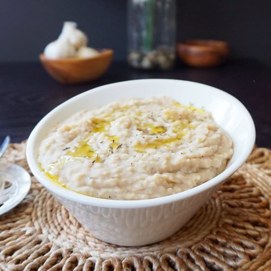 Garlic white bean purée - Recipe photo by bijouxandbits
