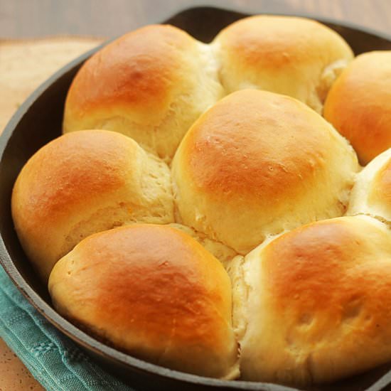 dinner rolls - Recipe photo by tastesspicy