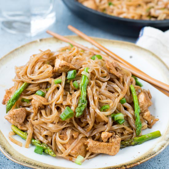 CHICKEN ASPARAGUS STIR FRY NOODLES - Recipe photo by Theflavoursofkitchen