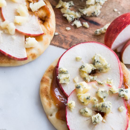Savoury Flatbreads With Apples - Recipe photo by strawberrysupp