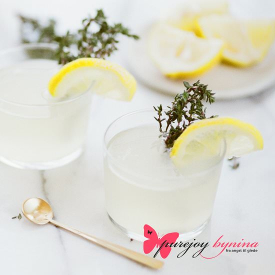 Detoxifying Drink (in Norwegian) - Recipe photo by purejoybynina