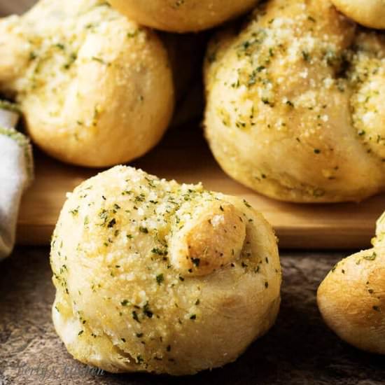 Garlic Knots - Recipe photo by berlyskitchen