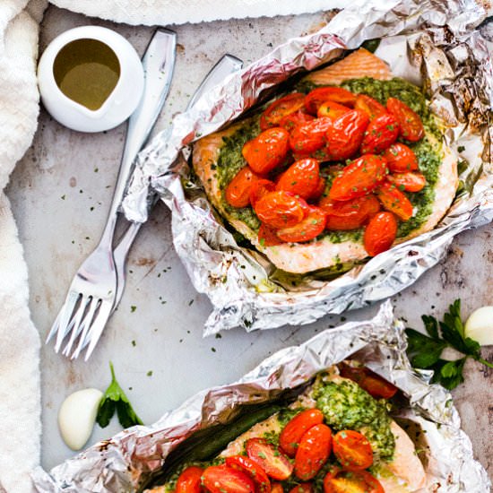 SALSA VERDE BAKED SALMON IN FOIL - Recipe photo by Whole Food Bellies