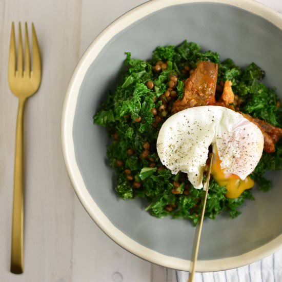 Kale salad with lentils and egg - Recipe photo by Myfoodblog.nl