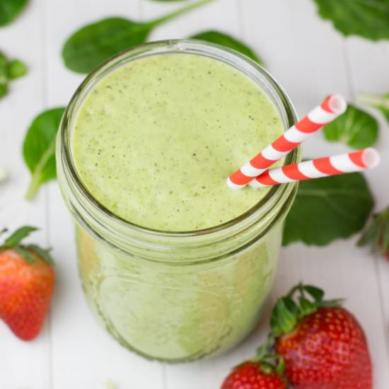 Pineapple Spinach Green Smoothie - Recipe photo by Veronikas Kitchen