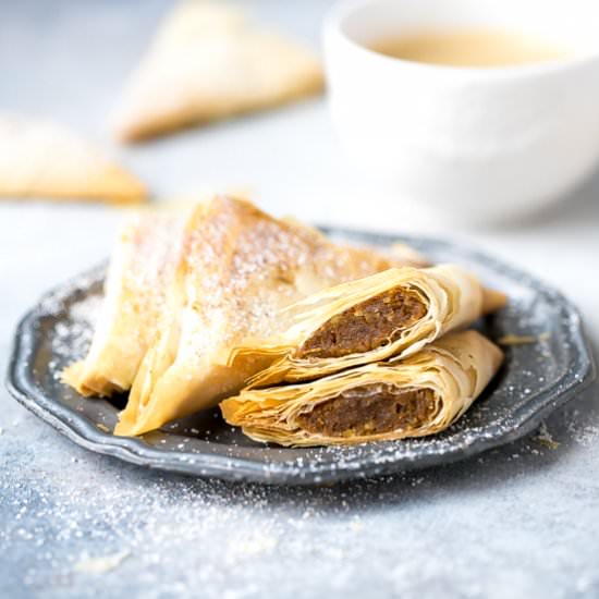 Pumpkin Phyllo Triangles - Recipe photo by lslfunblog