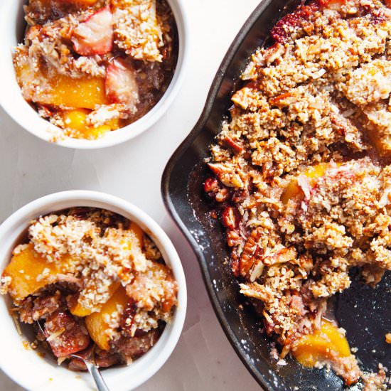 Paleo Vanilla Peach Cobbler - Recipe photo by amazingpaleo