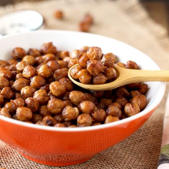 Crispy Oven Roasted Chickpeas - Recipe photo by Lemon blossoms
