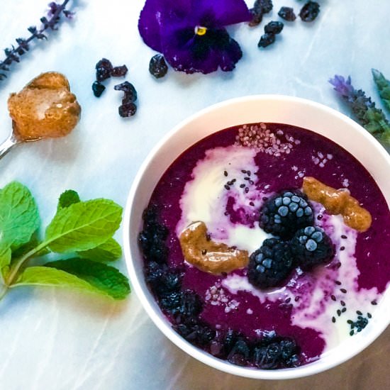 Blackberry Creamsicle Smoothie Bowl - Recipe photo by mamaontheglow