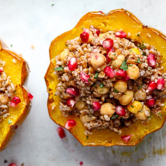 Bulgur Stuffed Acorn Squash - Recipe photo by the food blog