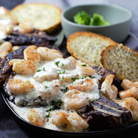 Ribeye Steak and Shrimp with Sauce - Recipe photo by ZonaCooks