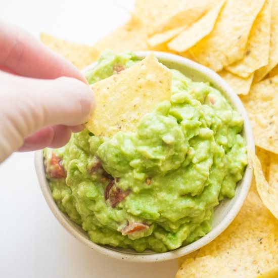 the BEST guacamole - Recipe photo by Smart Nutrition